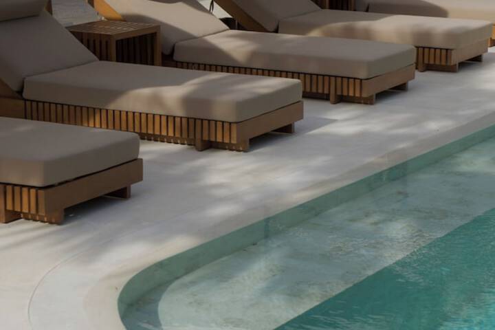 Pool 52 of 61