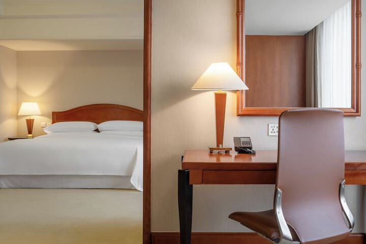 Room 29 of 77