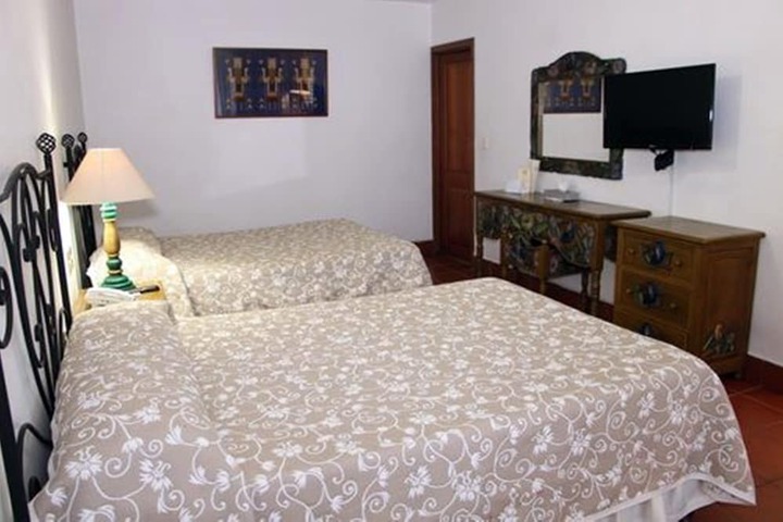 Room 6 of 78