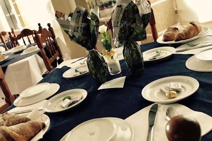 Dining 24 of 45