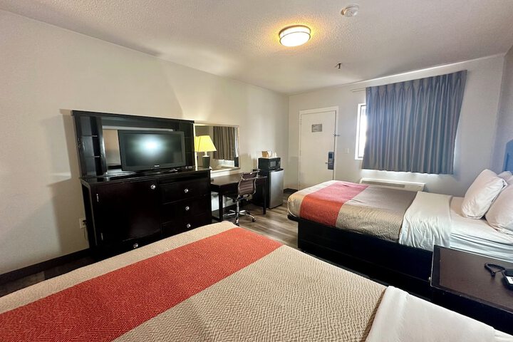 2 Double Beds (7 of 11)