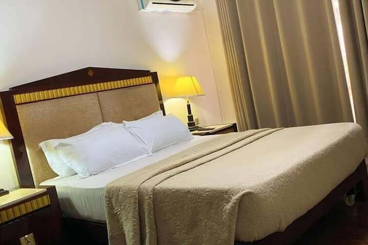 Room 4 of 26