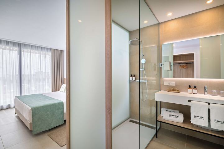 Room 18 of 82
