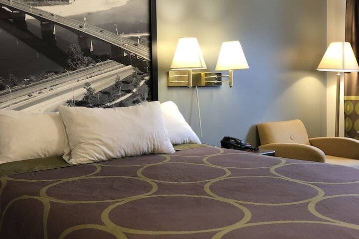 Room 9 of 36
