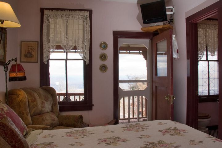 Room 16 of 47
