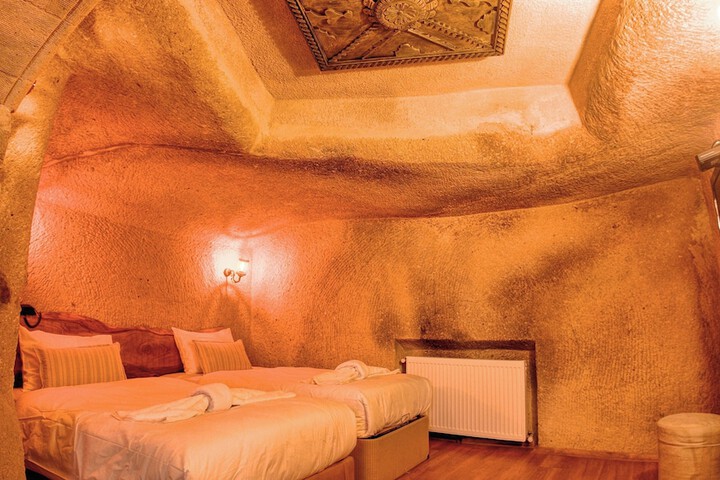 Room 33 of 69