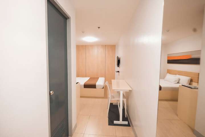 Room 12 of 27