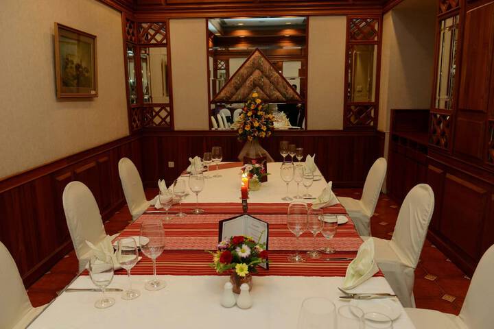 Dining 49 of 68