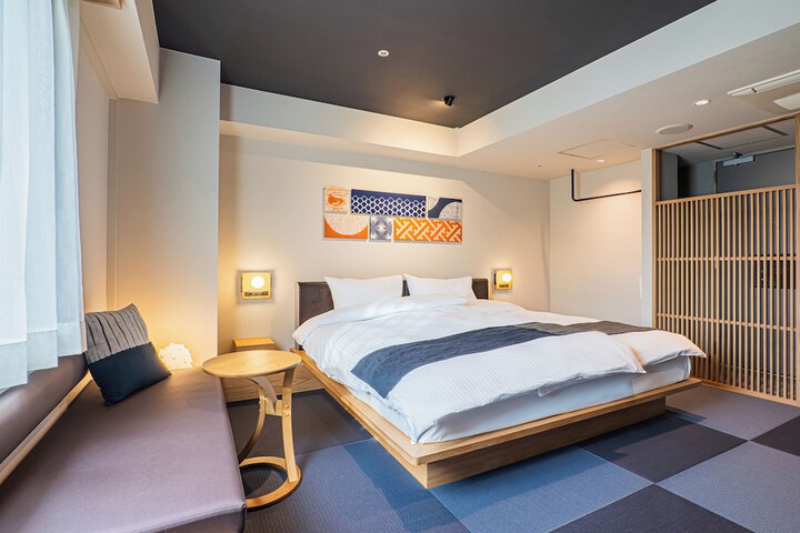 Room 12 of 49