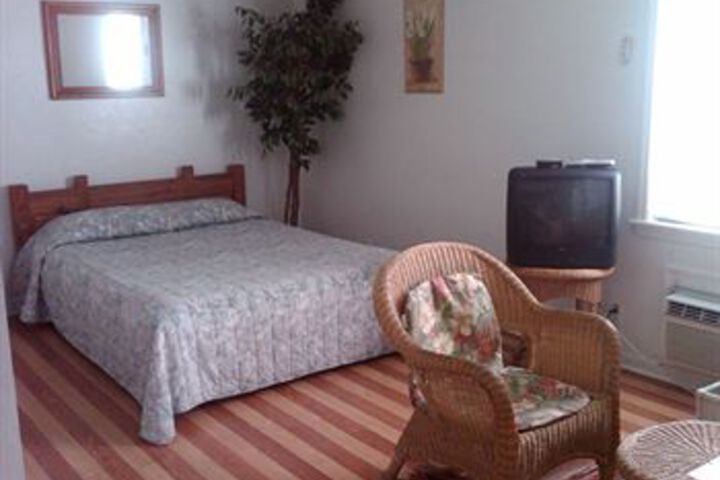 Room 9 of 37