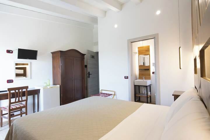 Room 13 of 82