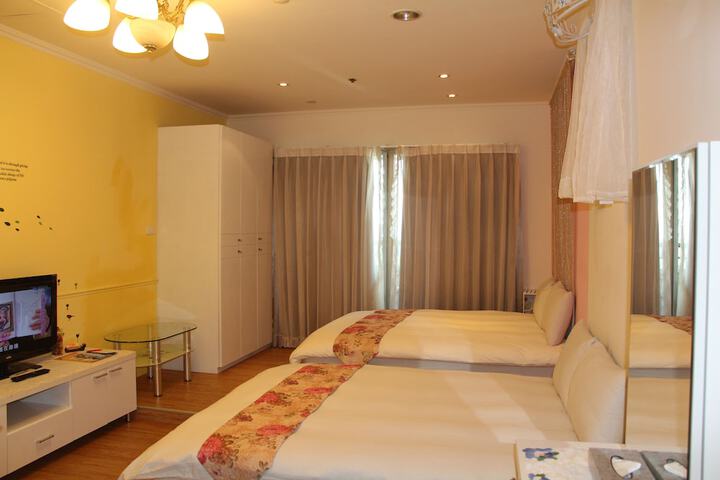 Room 3 of 51