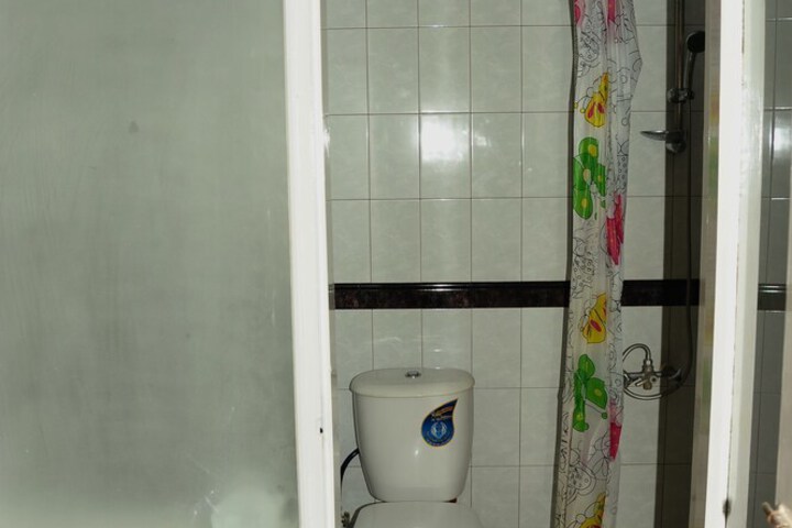 Room 7 of 14