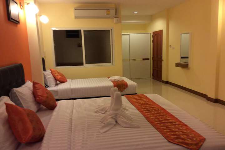 Room 2 of 72