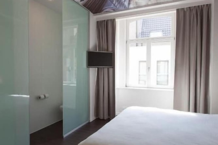 Room 46 of 62