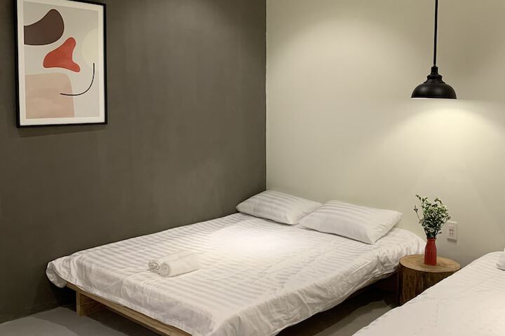 Room 8 of 42