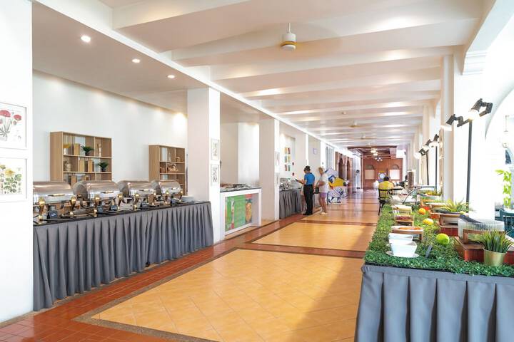 Dining 60 of 86