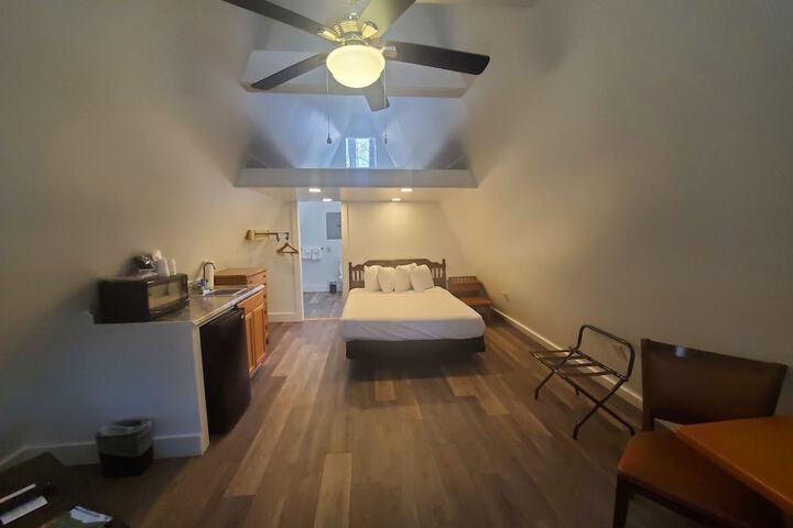 Room 26 of 42