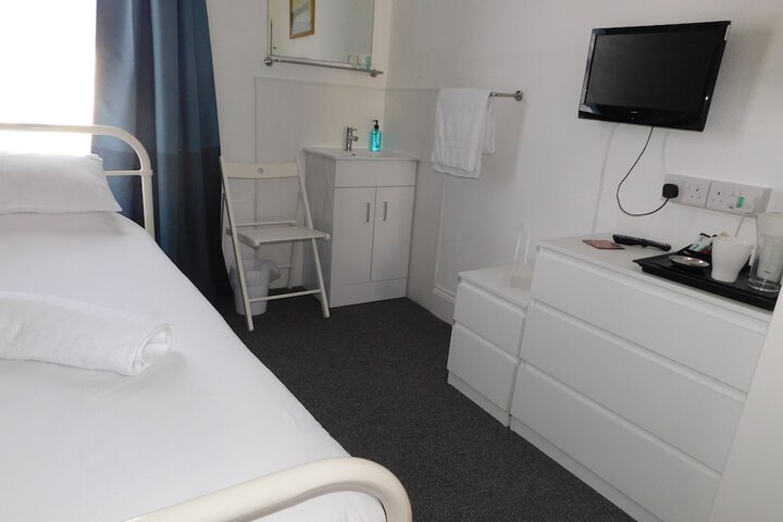 Room 4 of 48