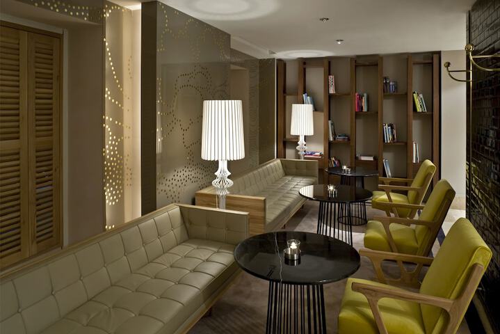 Guest Lobby