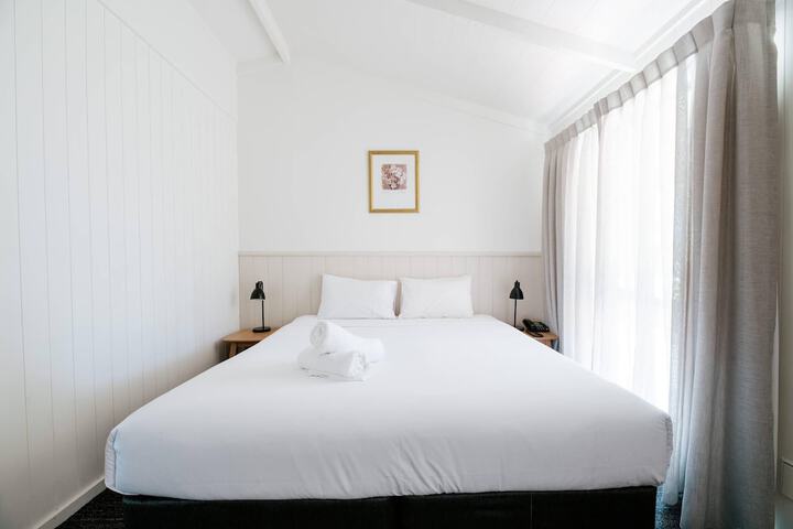 Room 16 of 64