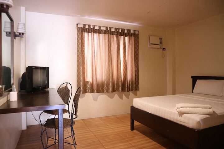 Room 9 of 26
