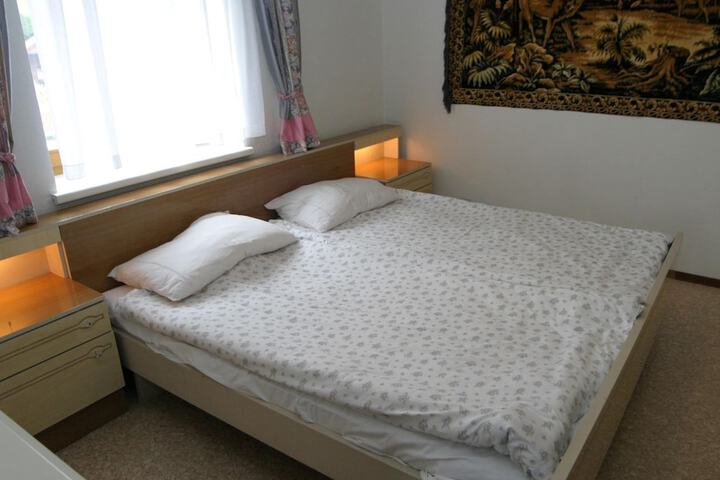Room 3 of 33