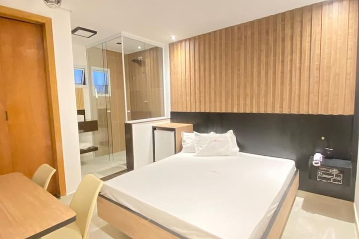 Room 2 of 6