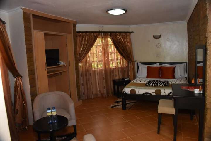 Room 2 of 31