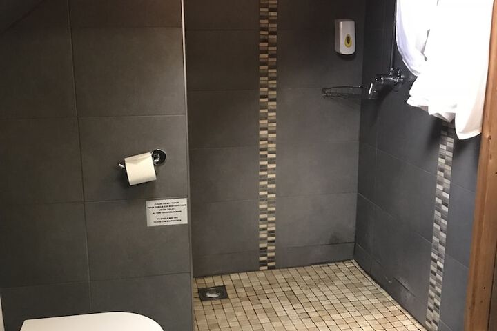 Room 28 of 73