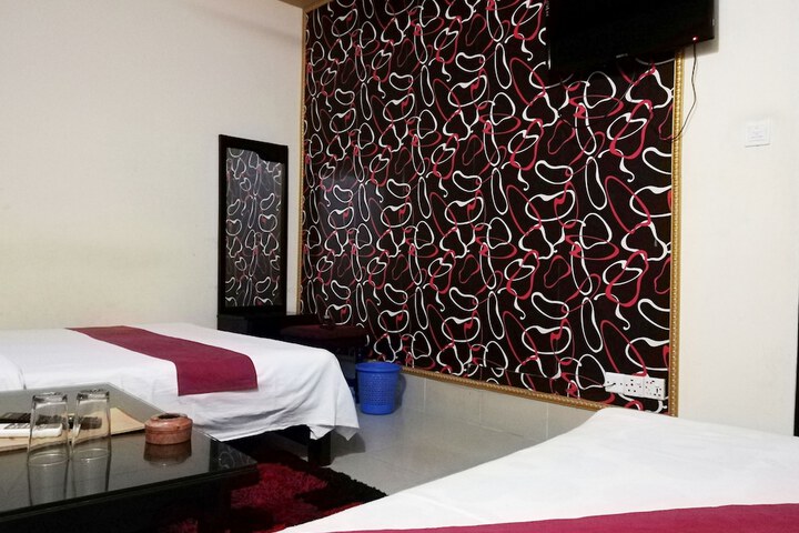 Room 10 of 25