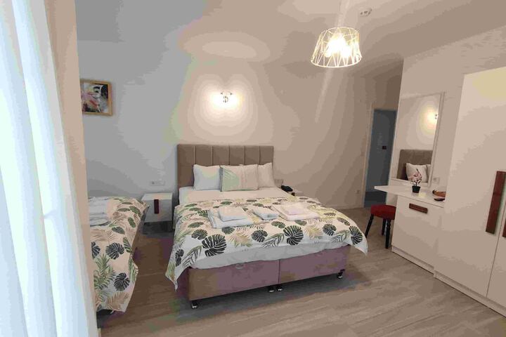 Room 35 of 59