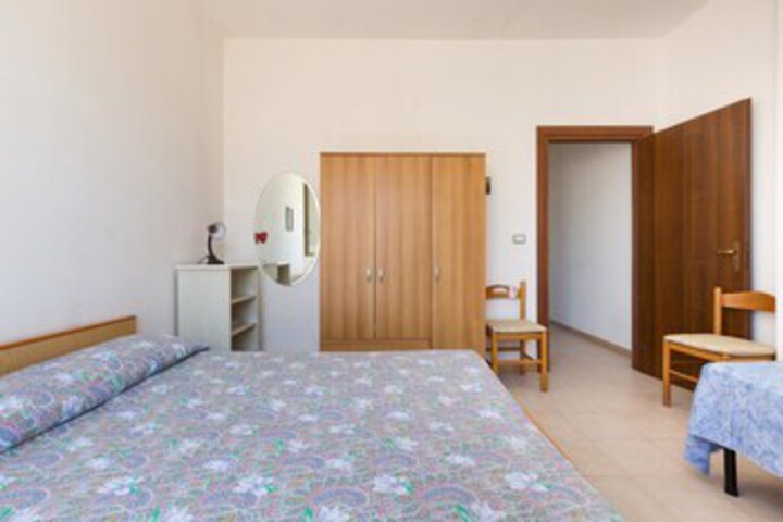 Room 83 of 113