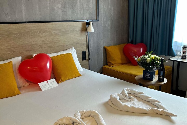 Room 20 of 80