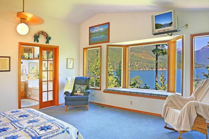 Image of QUIET COVE LAKE HOUSE