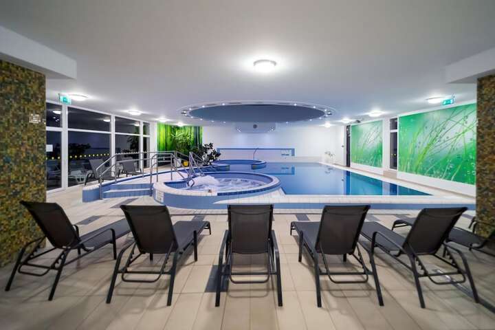 Pool 38 of 63