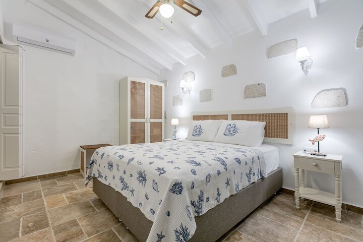 Room 10 of 75