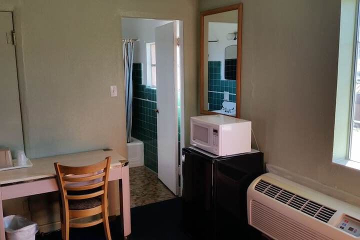 Room 19 of 40