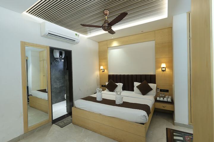 Room 25 of 136