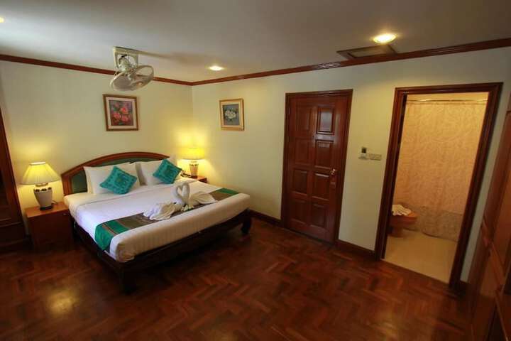 Room 20 of 35