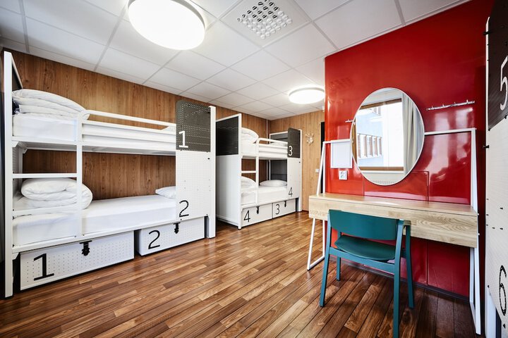 Room 27 of 65