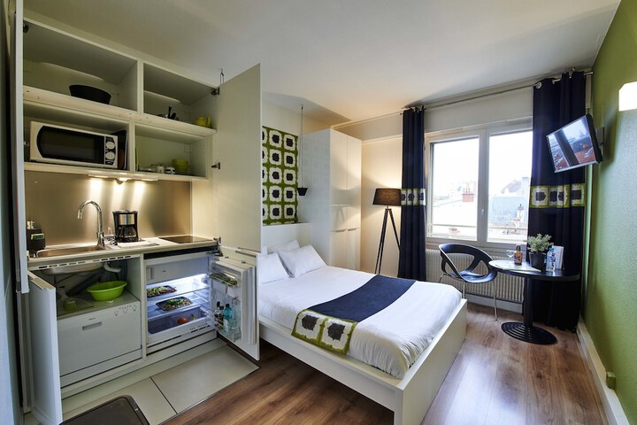 Room 16 of 42