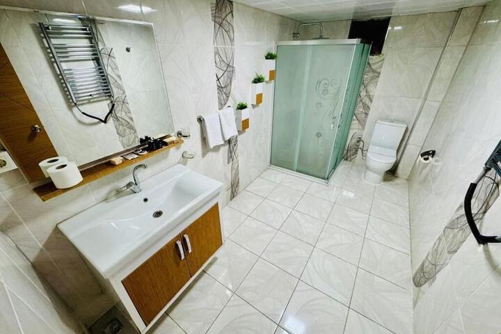 Room 8 of 12