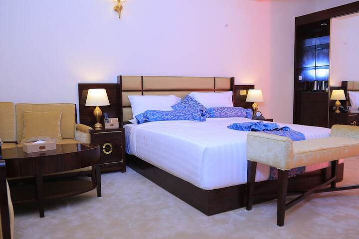 Room 2 of 27