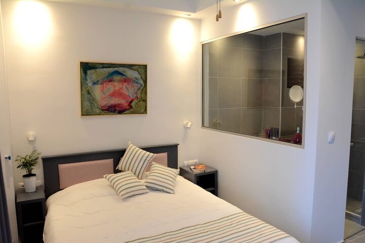 Room 5 of 40