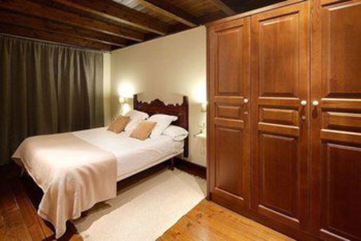 Room 4 of 15