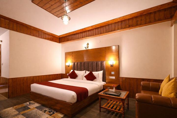 Room 3 of 97