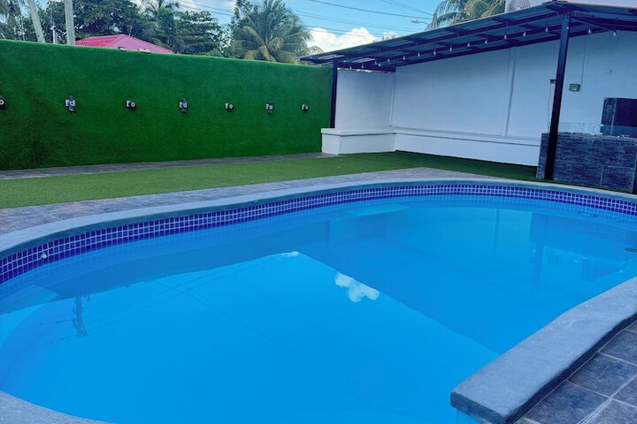 Pool 35 of 40