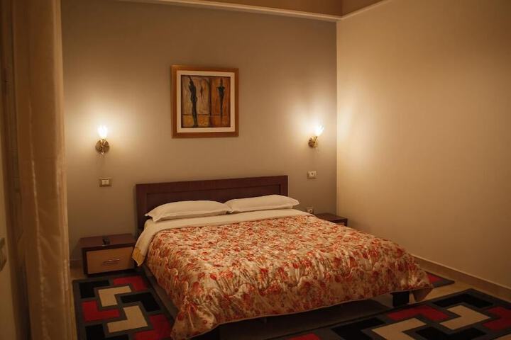 Room 8 of 19