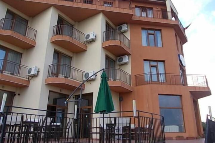 Hotel 11 of 41